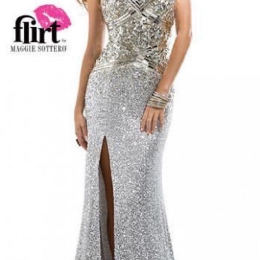 Beautiful Maggie Soterro “Flirt” Sequin Gown